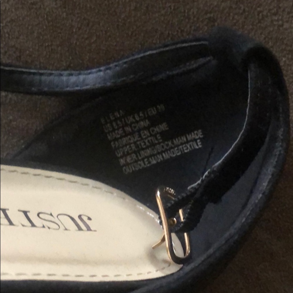 Heels - Picture 4 of 4